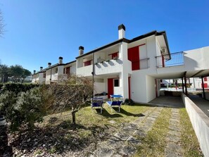Villa - 3 soveværelser - balkon - udsigt til have | Udendørsområde