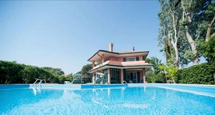 Albarella Villa With sea View and Pool