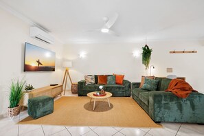 Apartment | 2 bedrooms, Internet - Lakeside Luxe Retreat - Pool View BBQ Spa Bath (Cairns)