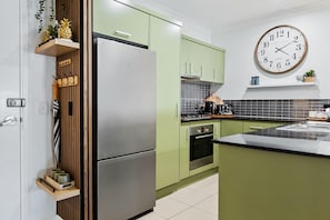 House | 2 bedrooms, desk, Internet - Pineapple Palms - Resort 9 Pools Gym (Cairns)
