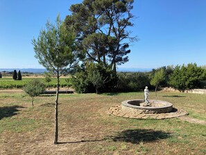 Property grounds - Gite Eloïse @Domaine de la Lande 10 minutes from Carcassonne airport. (Villegly)