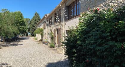 Gite EloĂŻse @Domaine de la Lande
A 10 minutes de l'aéroport de Carcassonne.