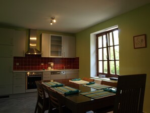 Private kitchen - Gite Eloïse @Domaine de la Lande 10 minutes from Carcassonne airport. (Villegly)