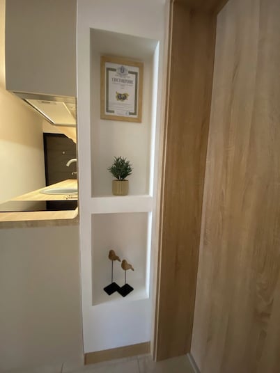 Cozy 1-bedroom apartment in a beautiful area of Vratsa with WiFi, AC