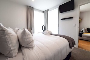 2 chambres, fer et planche à repasser, accès Internet, draps fournis