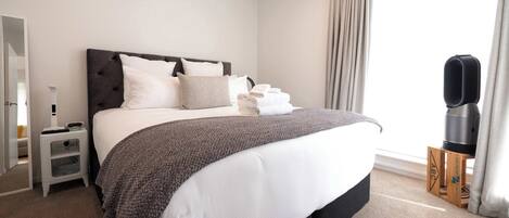 2 bedrooms, iron/ironing board, Internet, bed sheets