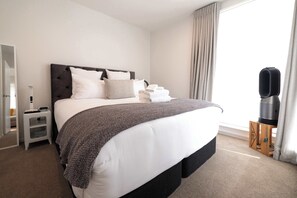 2 bedrooms, iron/ironing board, Internet, bed sheets