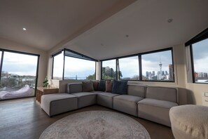 Living area - Elegant Urban Retreat in Freemans Bay. (Auckland)