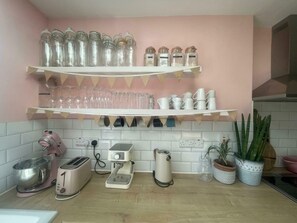 Kühlschrank, Ofen, Herdplatte, Geschirrspüler