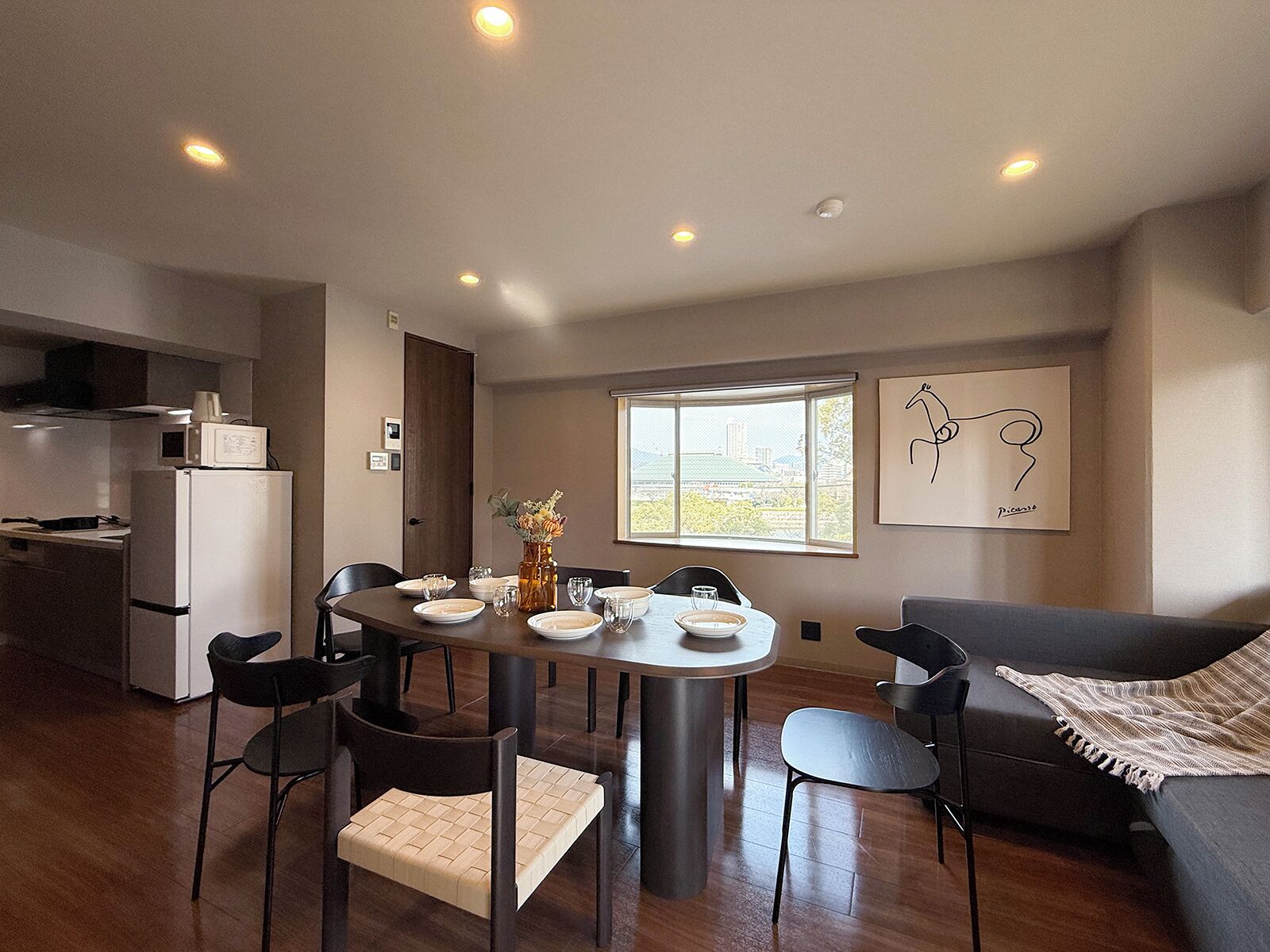 Apartamento panorámico, balcón, vistas al río | Tabla de planchar con plancha y wifi gratis