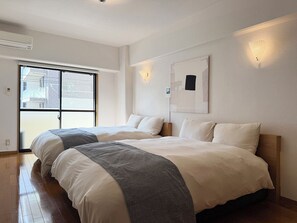 Estudi clàssic | Planxa i posts de planxar i wifi gratuïta 