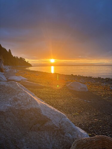 .	Peaceful, Clean & Pet-Friendly Suites Near Nature & Amenities – Comox Valley