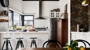 Coffee/tea maker - Alchemy House- 3 bed, firepalce with fanastic views (Hepburn Springs)