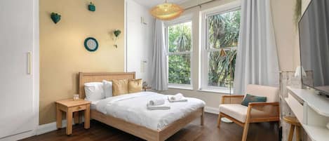 2 habitaciones, tabla de planchar con plancha, internet y ropa de cama