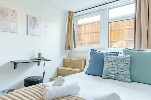 4 chambres, fer et planche à repasser, Wi-Fi, literie fournie
