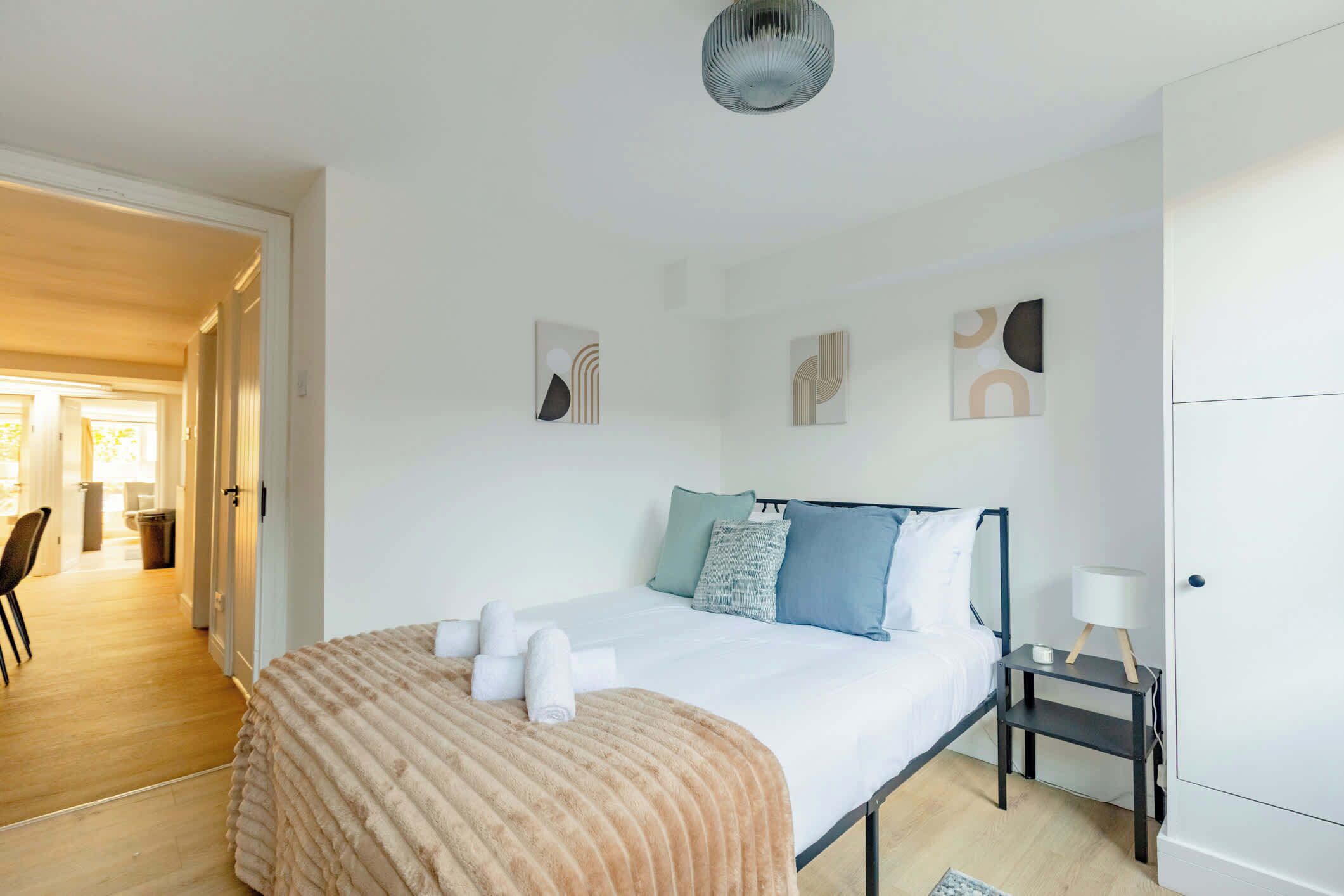 4 chambres, fer et planche à repasser, Wi-Fi, draps fournis