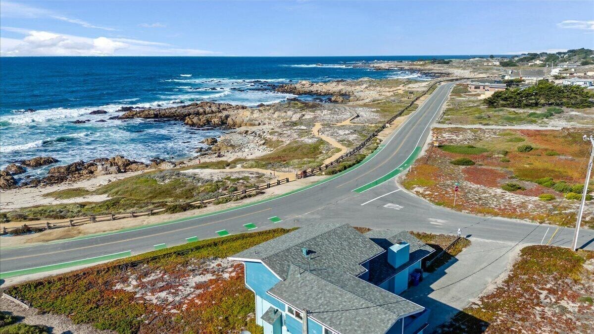 3976 Beach House on Asilomar~ Oceanfront View Home