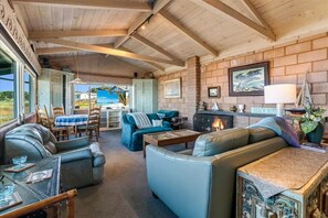 TV, fireplace - 3976 Beach House on Asilomar~ Oceanfront View Home (Pacific Grove)