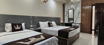 Luxurious 18-bedroom hotel with WiFi, AC in F-8/4 near Centaurus Mall Islamabad