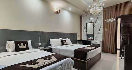 Luxurious 18-bedroom hotel with WiFi, AC in F-8/4 near Centaurus Mall Islamabad