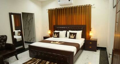 Luxurious 18-bedroom hotel with WiFi, AC in F-8/4 near Centaurus Mall Islamabad