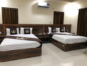 9 habitaciones, tabla de planchar con plancha, wifi y ropa de cama