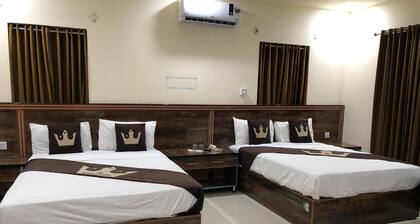 Luxurious 18-bedroom hotel with WiFi, AC in F-8/4 near Centaurus Mall Islamabad