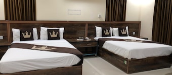 Luxurious 18-bedroom hotel with WiFi, AC in F-8/4 near Centaurus Mall Islamabad