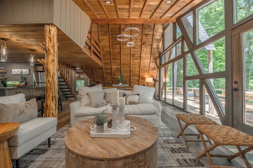 Highland Hideaway by Innsbrook Vacations!