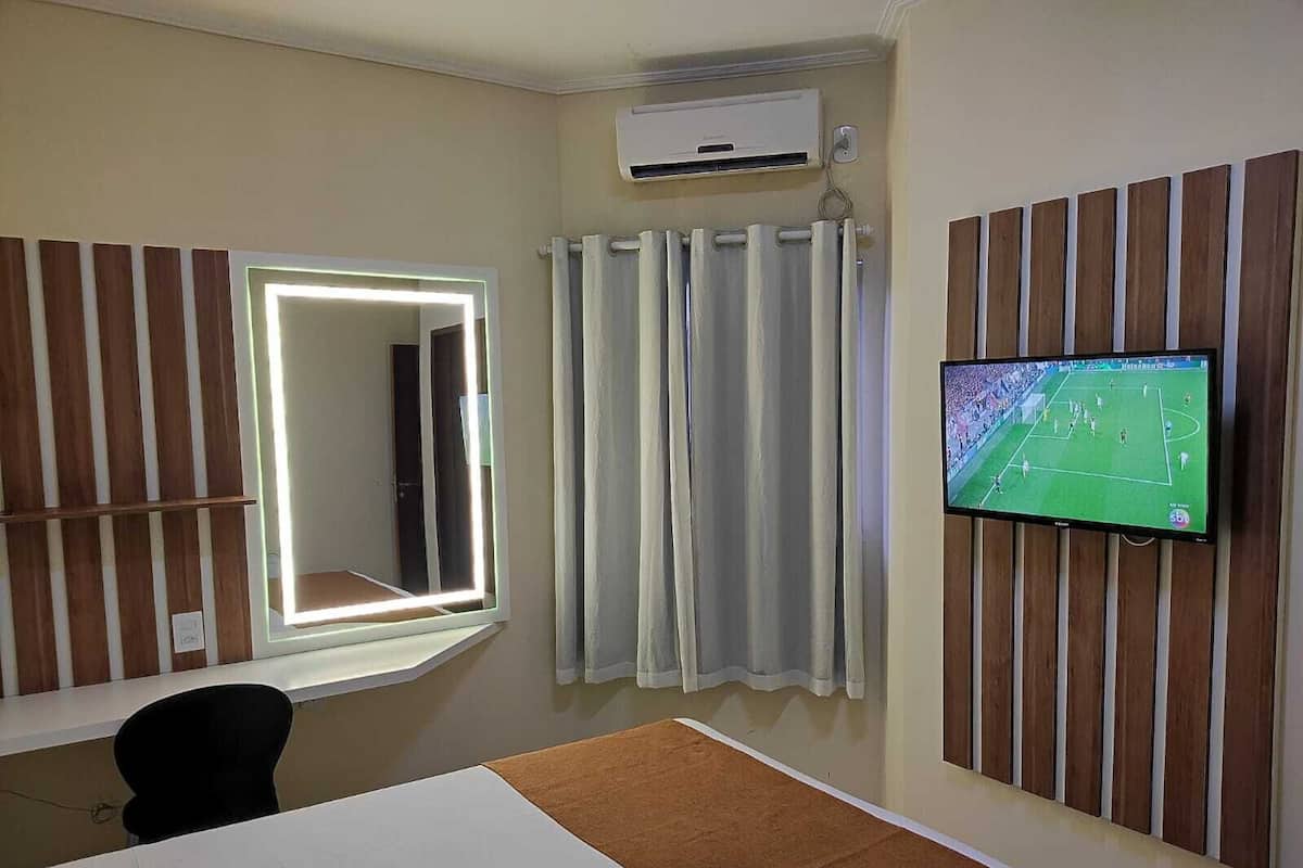 Comfort Double Room, 1 King Bed, City View | Premium bedding, desk, blackout curtains, iron/ironing board