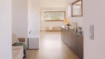 Comfort Triple Room | Desk, blackout drapes, iron/ironing board, free WiFi
