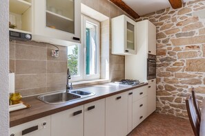 Fridge, microwave, oven, stovetop