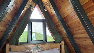 Laptop workspace, free WiFi