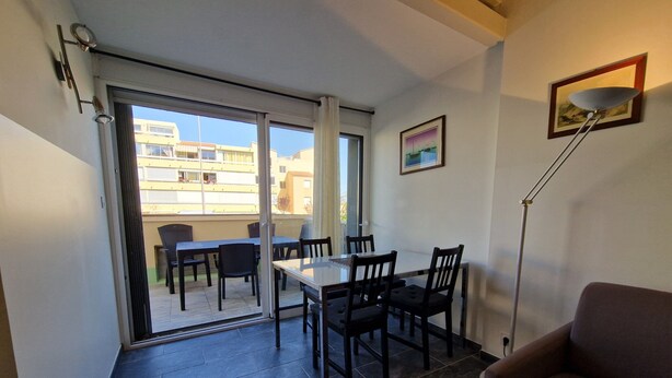 Unclassified image, 1 of 6, button - Sunny Getaway Near the Beach (Le Grau-Du-Roi)