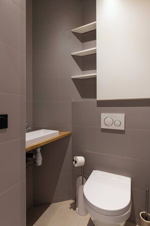 Apartment | Bathroom
