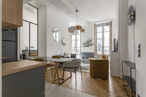 Apartment | Dining
