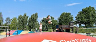 บ้านพักส่วนตัวให้เช่าในฮอลิเดย์พาร์คสำหรับ 6 คน ใน โบเกนเซ