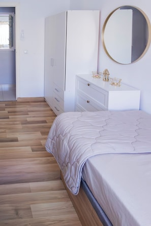 3 chambres, fer et planche à repasser, Wi-Fi gratuit, draps fournis
