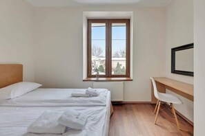 1 bedroom, desk, iron/ironing board, travel cot - Bałtycka 5 | Gdańsk | Charming Apartament | Close to Beach (Gdańsk)