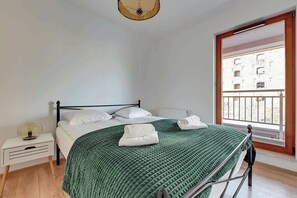 1 habitación, tabla de planchar con plancha, wifi y ropa de cama