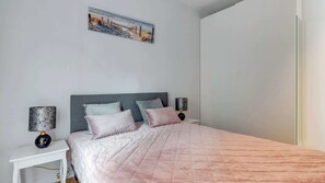 Bügeleisen/Bügelbrett, WLAN, Bettwäsche