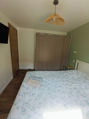 3 bedrooms, WiFi, bed sheets