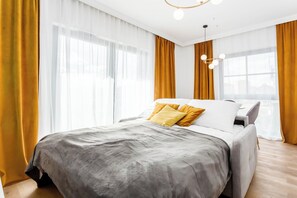 1 bedroom, iron/ironing board, travel cot, WiFi - Modern Apartment | Balcony | Granary Island (Gdańsk)