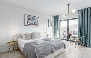 Iron/ironing board, travel cot, WiFi, bed sheets