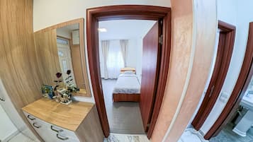 2 chambres, fer et planche Ă repasser, Wi-Fi, draps fournis