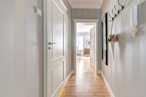 Interior - Długa 43/44 | Gdańsk  | Stylish Apartment | View on Długa Street (Gdańsk)