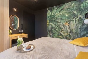 2 bedrooms, desk, iron/ironing board, travel cot