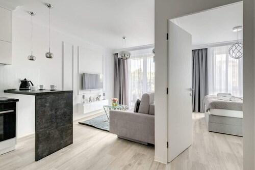 Stylish Apartment with Balcony | Air Conditioning | Parking