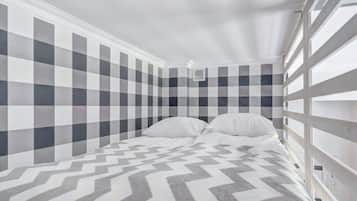 Iron/ironing board, travel crib, WiFi, bed sheets