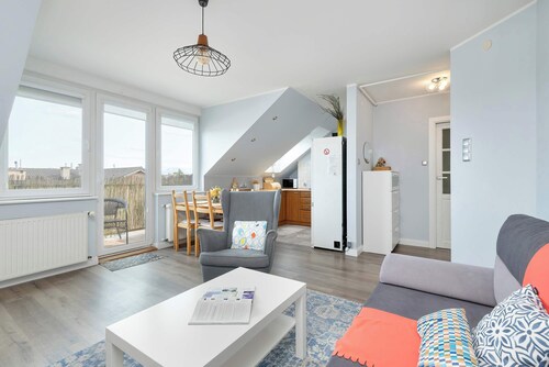Bright Apartment in a quiet neighborhood | Balcony